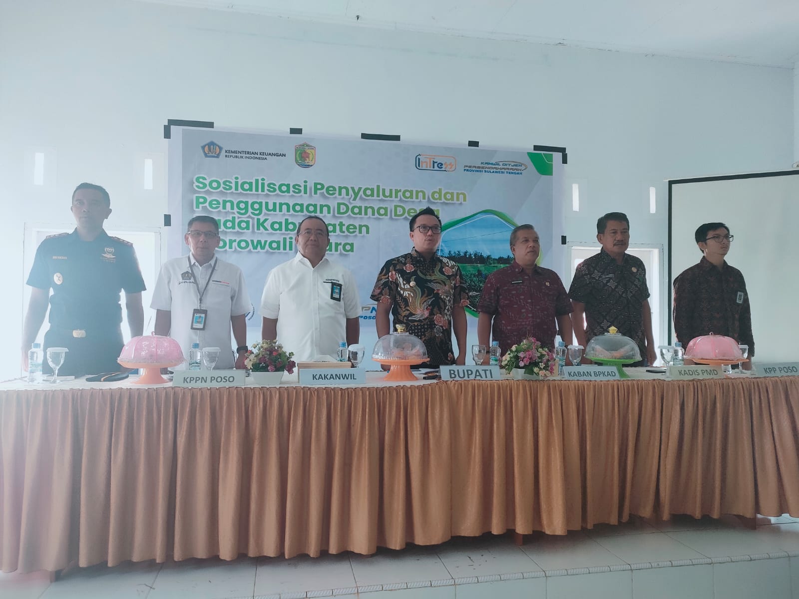 Suasana sosialisasi penyaluran dan penggunaan Dana Desa (DD) se Kabupaten Morowali Utara di ruang pertemuan Kantor Bappeda Morut, Kamis (23/2/2023). Foto: Ivan