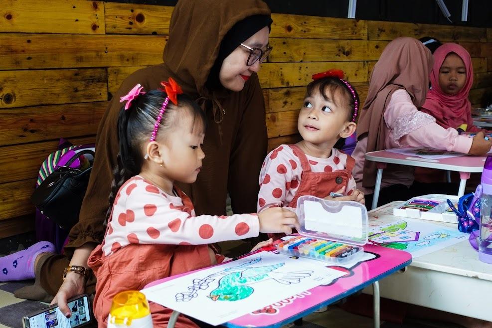 PT Vale Indonesia Tbk berkolaborasi dengan lintas stakeholder menyelenggarakan iven kreativitas dalam rangka peringatan Hari Anak Nasional, di halaman Kantor Desa Sorowako, Ahad (23/7/2023). FOTO: DOK. PT VALE