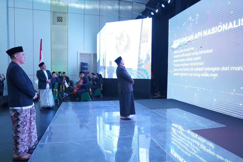 FOTO 1: Menag RI, Yaqut Cholil Qoumas, meluncurkan logo peringatan Hari Santri 2023 di Auditorium HM Rasjidi, Gedung Kementerian Agama, Jakarta, Jumat (6/10/2023).