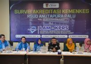 FOTO: Wali Kota Palu, Hadianto Rasyid, didampingi Wakil Wali Kota, dr Reny A Lamadjido, serta para tim LAM-KPRS, secara resmi membuka Survei Akreditasi Kemenkes RSUD Anutapura Palu, Kamis (26/10/2023).