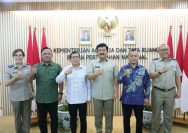 Menteri ATR/BPN, Hadi Tjahjanto menerima audiensi Ketua PWI Pusat Hendry Ch. Bangun, Sekretaris Jenderal Sayid Iskandarsyah, dan Sekretaris Bidang Aset Syaiful Amri, Senin (23/10/2023). FOTO: IST