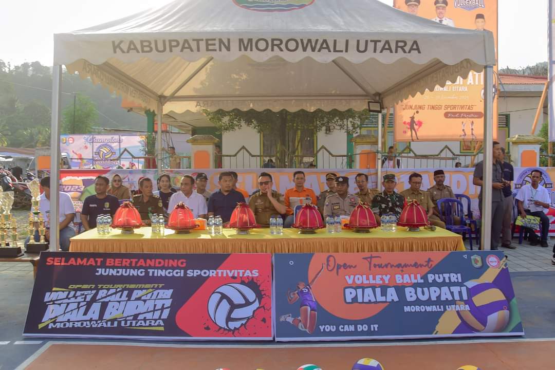Suasana pembukaan turnamen Bola Voli Putri Piala Bupati di lapangan voli Rujab Camat Petasia, Senin(20/11/2023). FOTO: IST