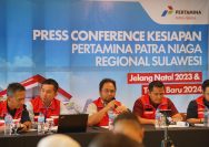 Executive General Manager Pertamina Patra Niaga Regional Sulawesi, Erwin Dwiyanto pada konferensi pers mengenai kesiapan Satgas Nataru Pertamina, Jumat (15/12/2023). FOTO: IST