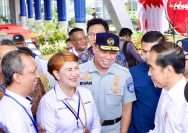 Direktur Utama Jasa Raharja Rivan A. Purwantono turut mendampingi Presiden Joko Widodo, pada peresmian Terminal Tipe A Pakupatan, Serang, Banten, Senin (8/12/12/2024). Foto: Humas