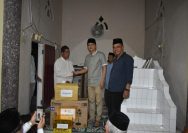 Wakil Bupati Tolitoli, Moh Besar Bantilan saat memberikan sejumlah bantuan pada pelaksanaan safari Ramadan hari terakhir bersama rombongan sub tim II A di Masjid Nurul Iman Desa Dungingis, Dusun Balumbung, Kecamatan Dako Pemean, Kabupaten Tolitoli, Sabtu (16/3/2024). FOTO: ISTIMEWA