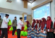 PT Pertamina Patra Niaga Sulawesi memberikan santunan kepada anak yatim, Rabu (3/4/2024) foto: dok. Pertamina